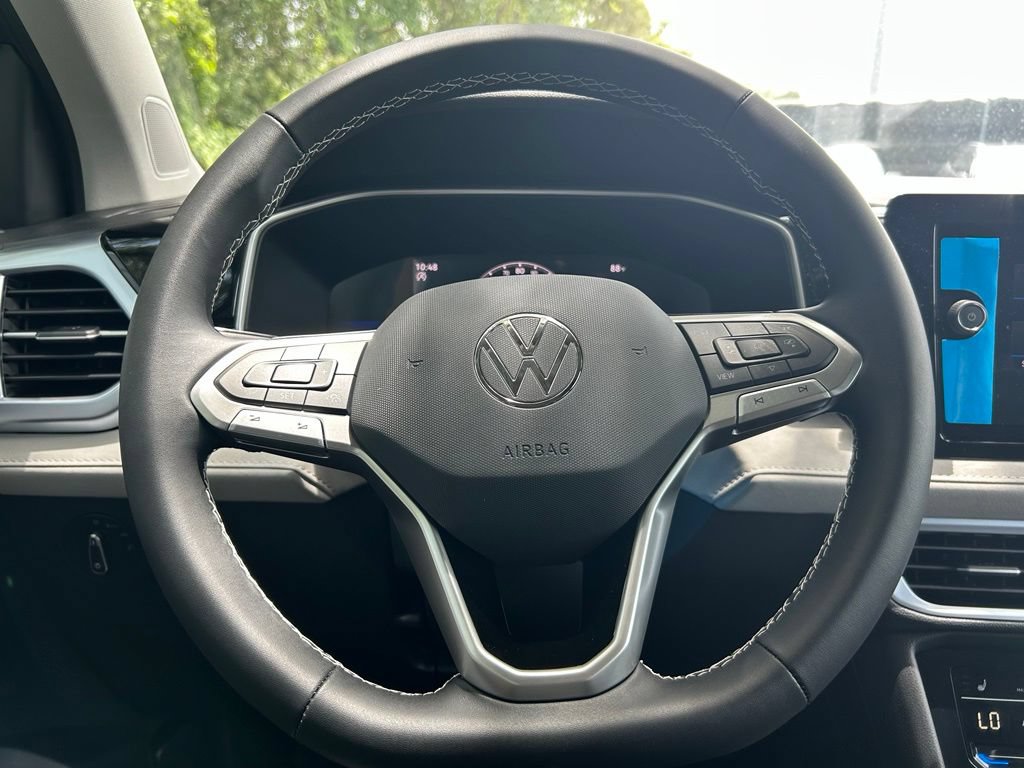 New 2026 Volkswagen Taos SE FWD image 19