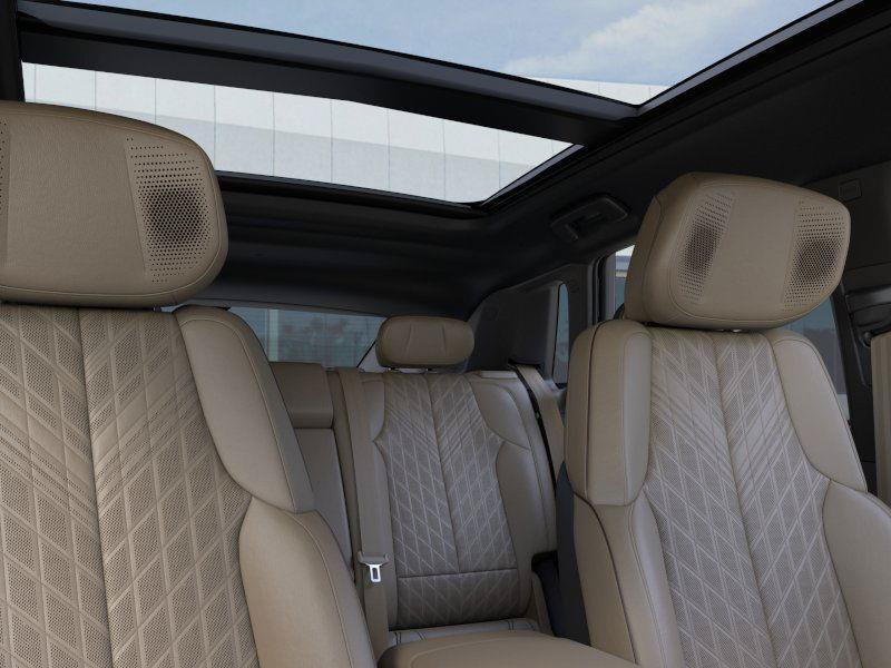 New 2026 Cadillac Lyriq Signature Sport w/ Nappa Leather Package AWD/4WD image 25