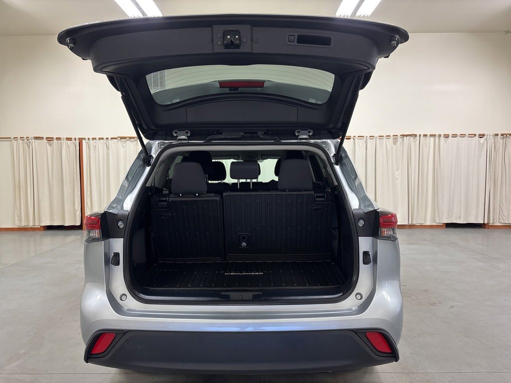 Used 2023 Toyota Highlander L image 29