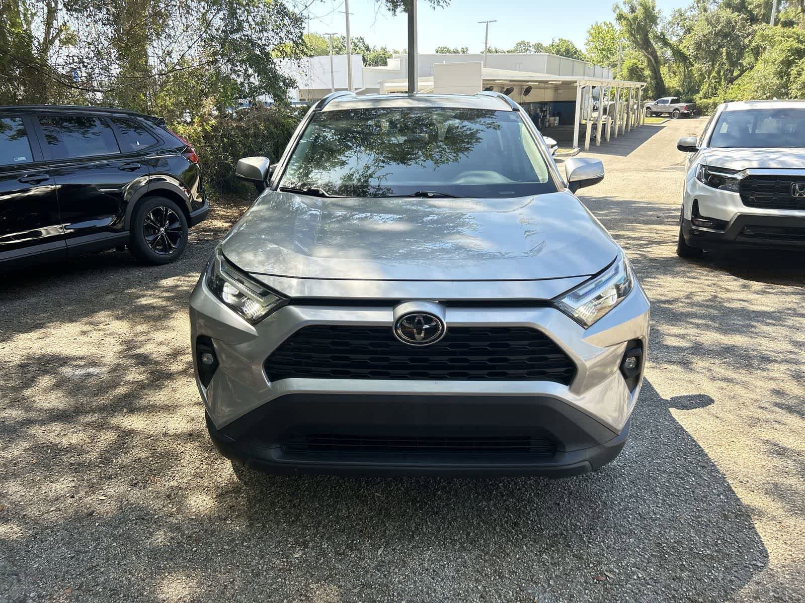 Used 2023 Toyota RAV4 XLE Premium FWD image 3