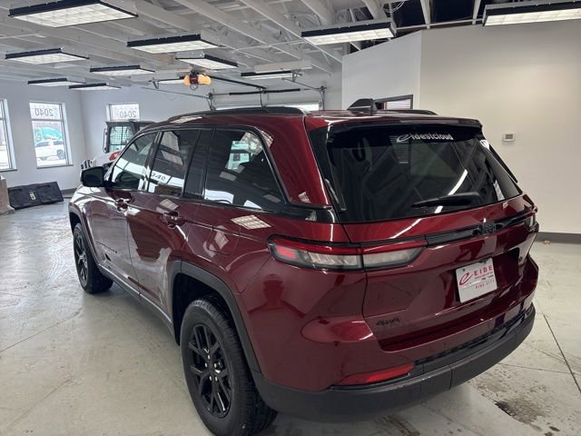 Used 2025 Jeep Grand Cherokee Altitude w/ Trailer Tow Package image 8