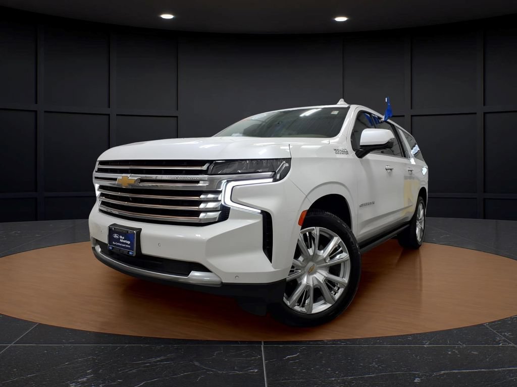 Used 2022 Chevrolet Suburban High Country w/ LPO, Illumination Package AWD/4WD image 3