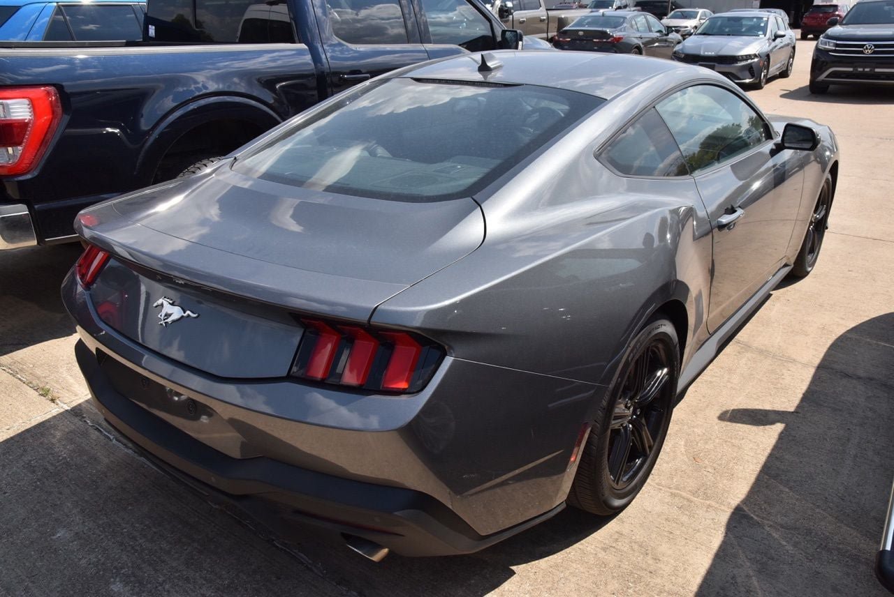 Certified 2026 Ford Mustang Premium RWD image 5