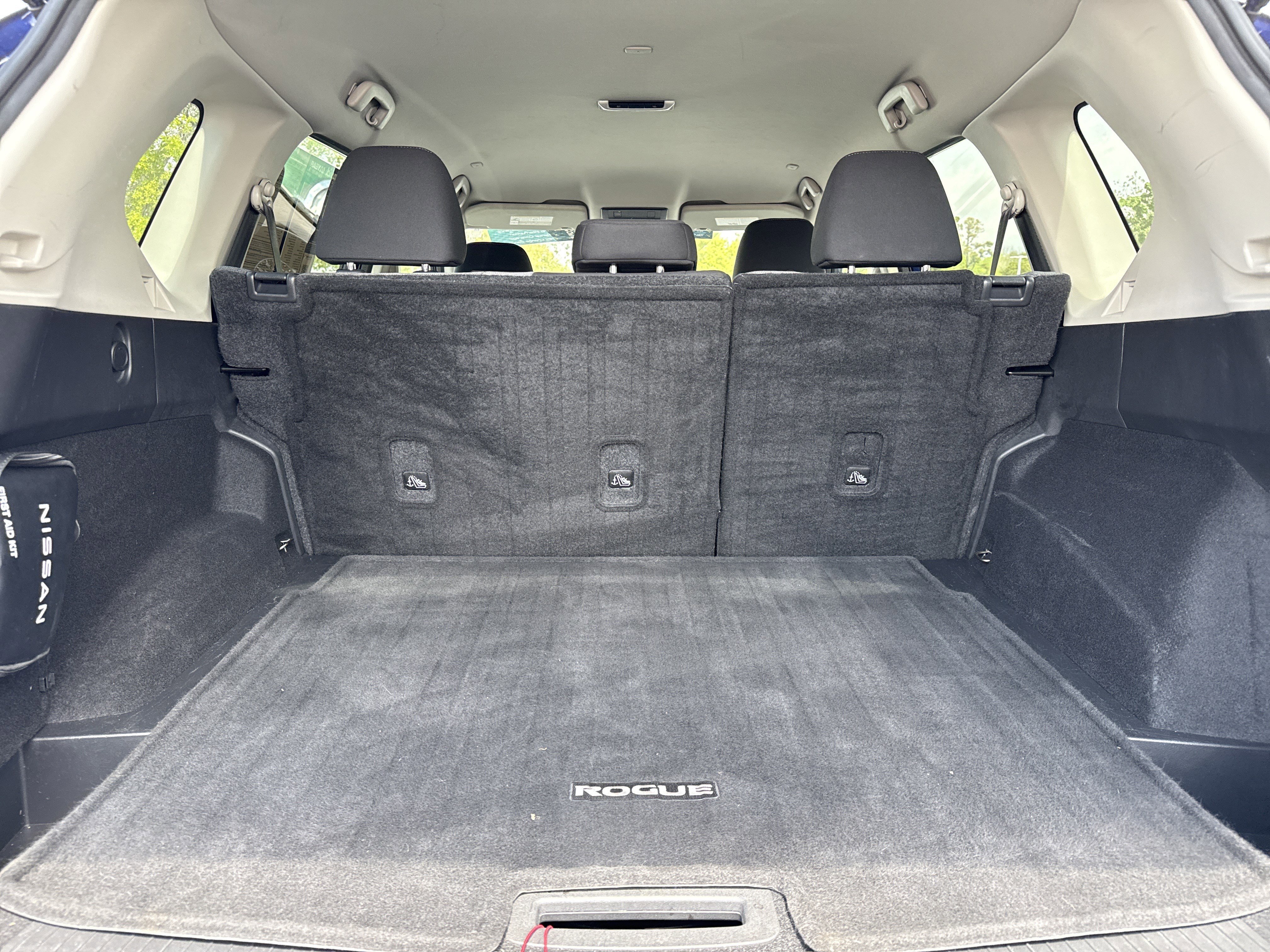 Used 2022 Nissan Rogue SV image 30