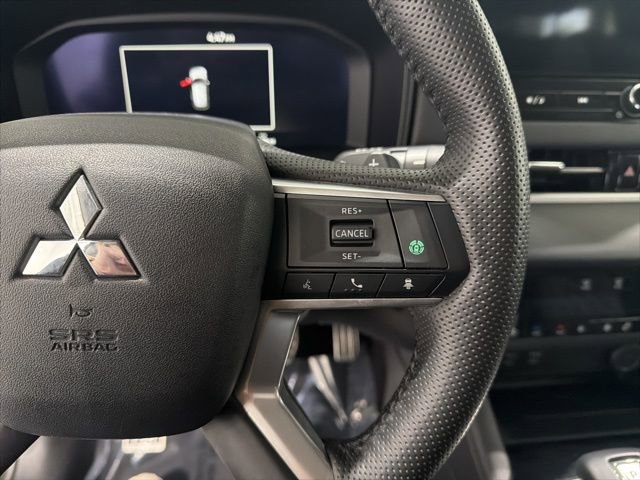 Used 2025 Mitsubishi Outlander SEL image 12