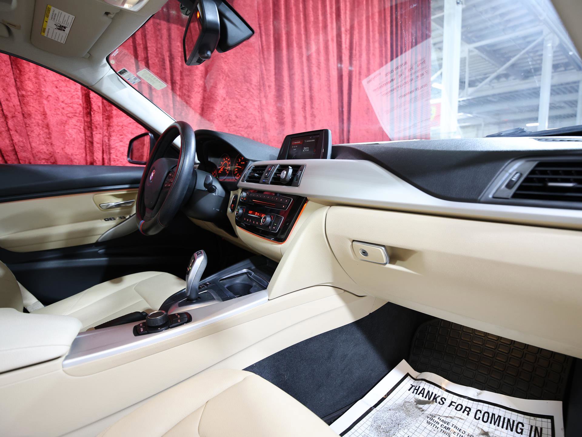 Used 2018 BMW 320i Sedan RWD image 22