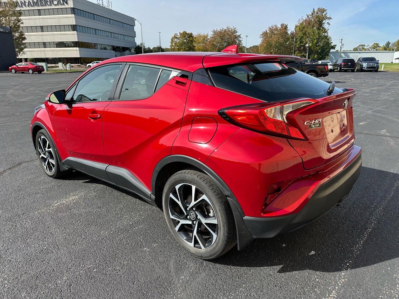 Used 2021 Toyota C-HR XLE image 3