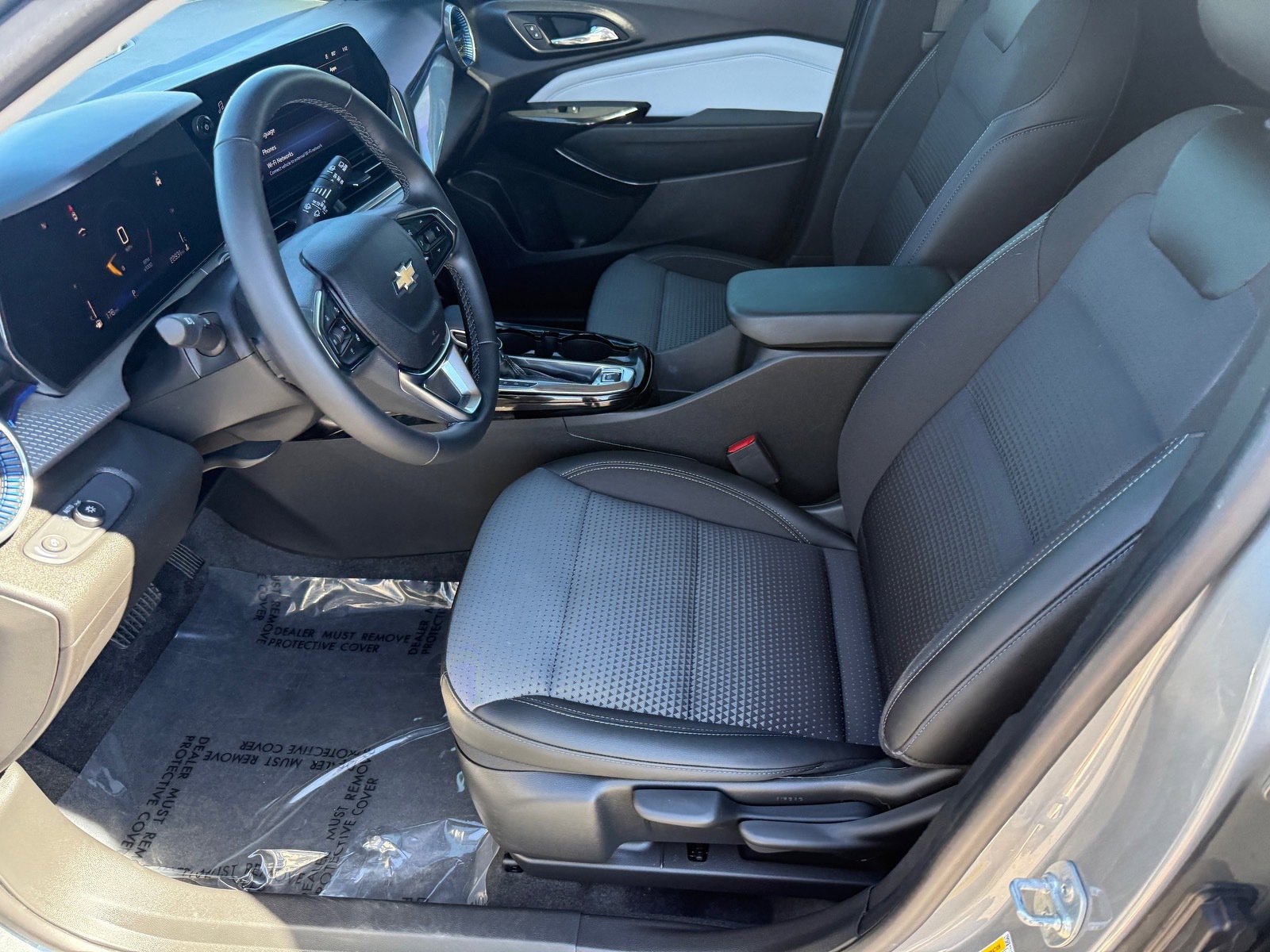 Used 2025 Chevrolet Trax LT w/ Driver Confidence Package image 18