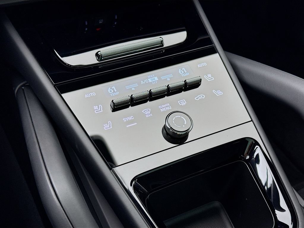 New 2026 Porsche Cayenne Coupe AWD/4WD image 24