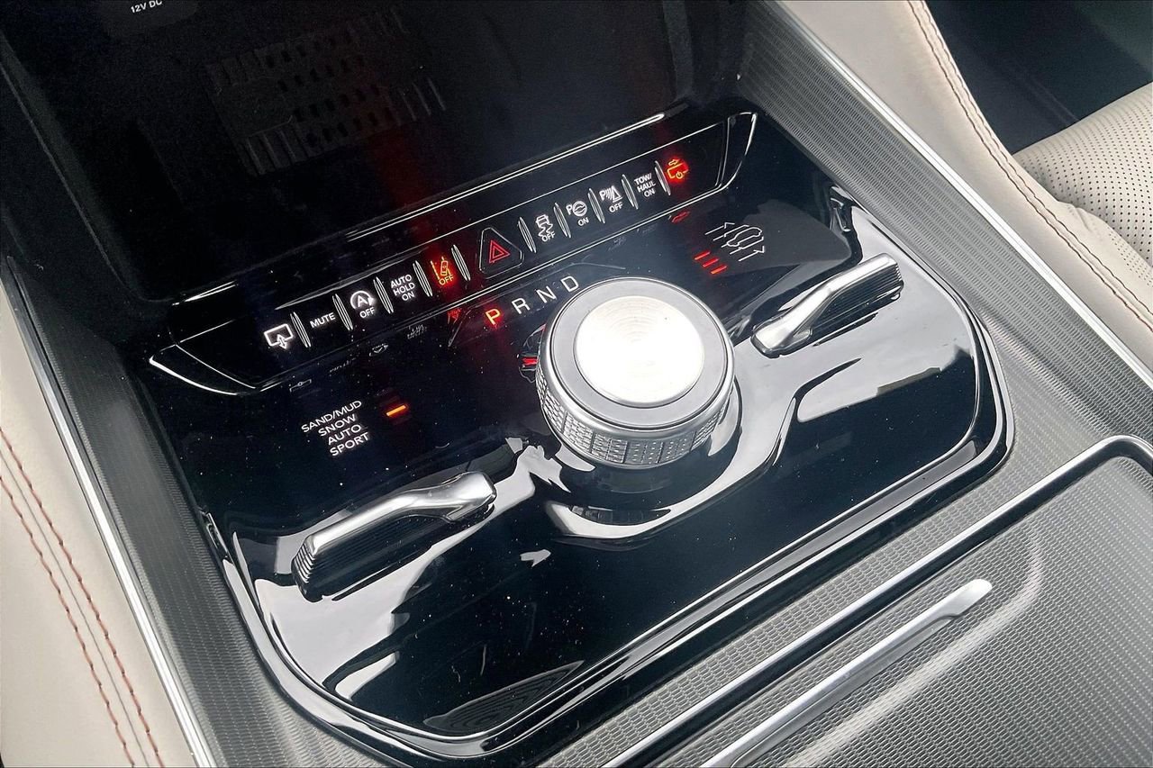 New 2026 Jeep Grand Wagoneer L Summit w/ Premium Group III image 34