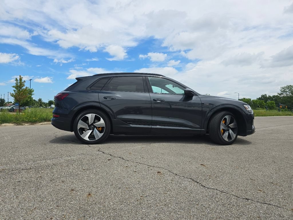 Used 2023 Audi e-tron Premium Plus w/ Premium Plus Package AWD/4WD image 18