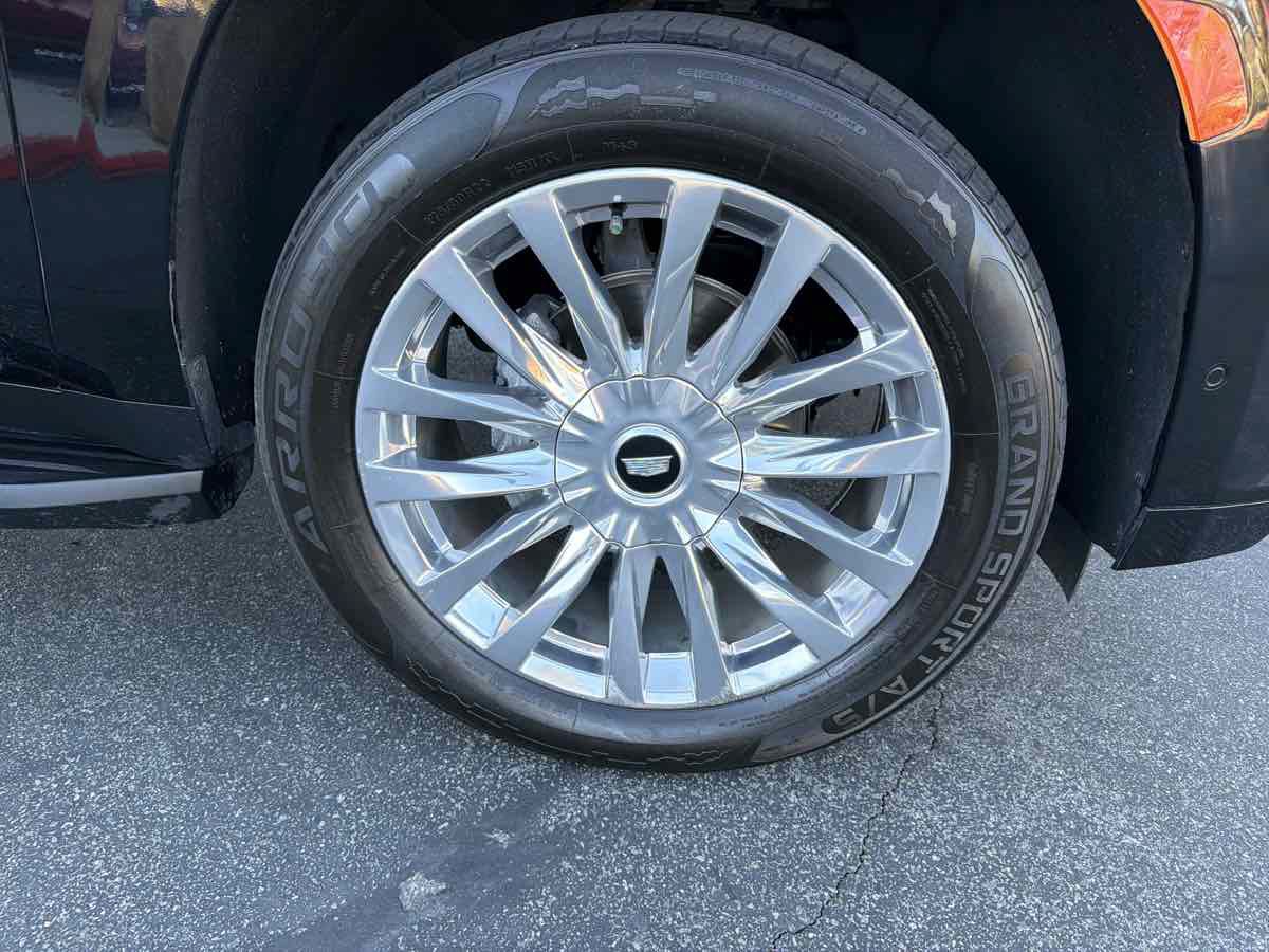 Used 2021 Cadillac Escalade Premium Luxury RWD image 41