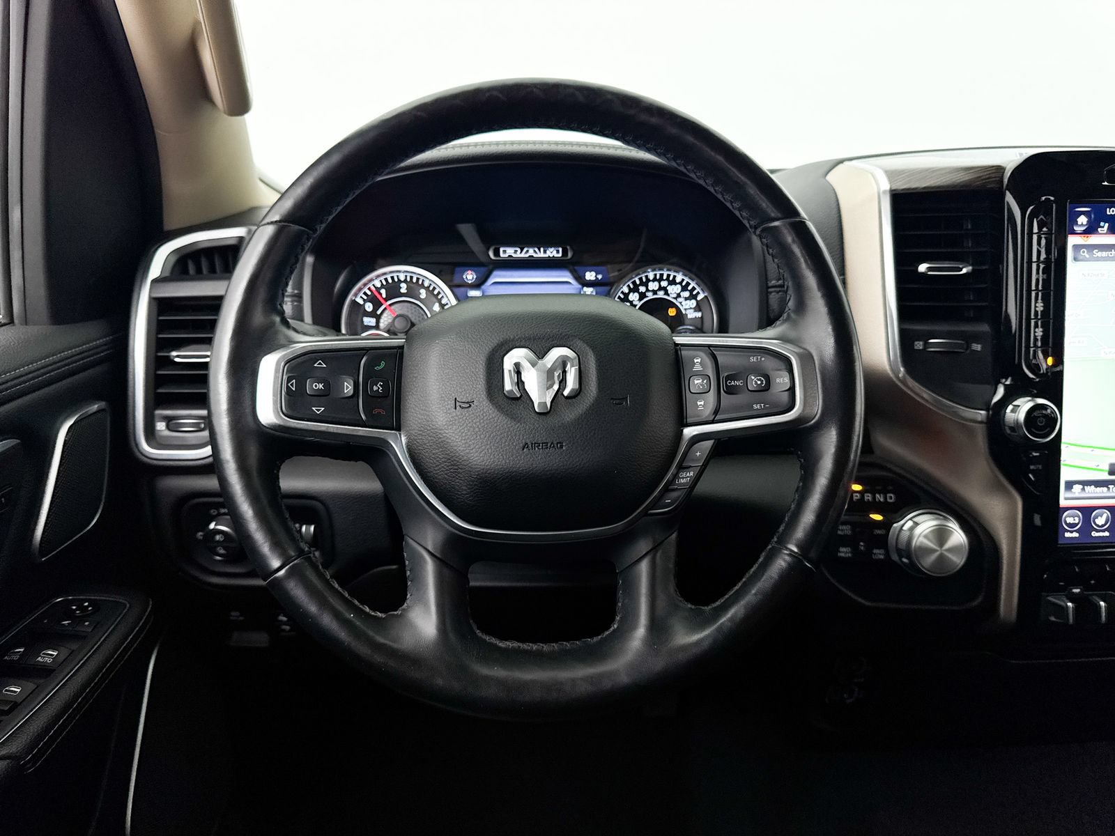 Used 2019 RAM 1500 Laramie AWD/4WD image 3