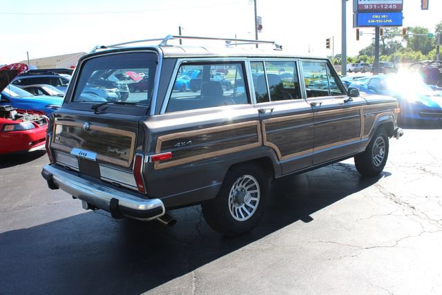 Used 1990 Jeep Grand Wagoneer AWD/4WD image 11