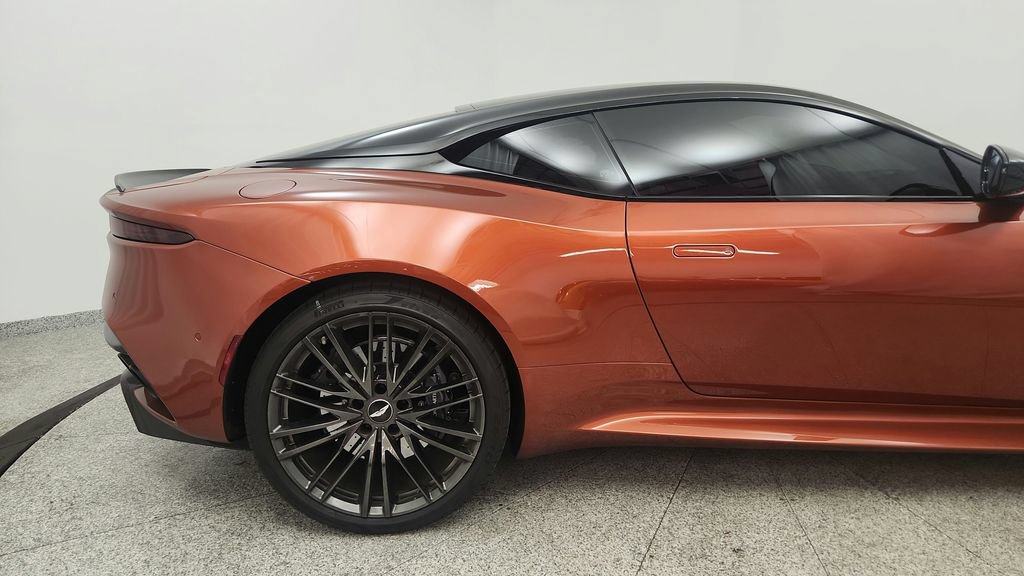 Used 2020 Aston Martin DBS Superleggera RWD image 21