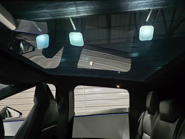 Used 2024 Tesla Cybertruck AWD Crew Cab image 24