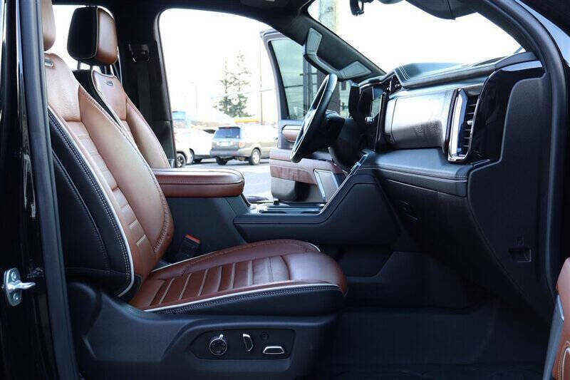 Used 2025 GMC Sierra 3500 Denali Ultimate image 29