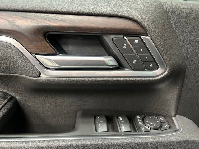 Used 2025 GMC Sierra 3500 SLT w/ SLT Premium Package image 20