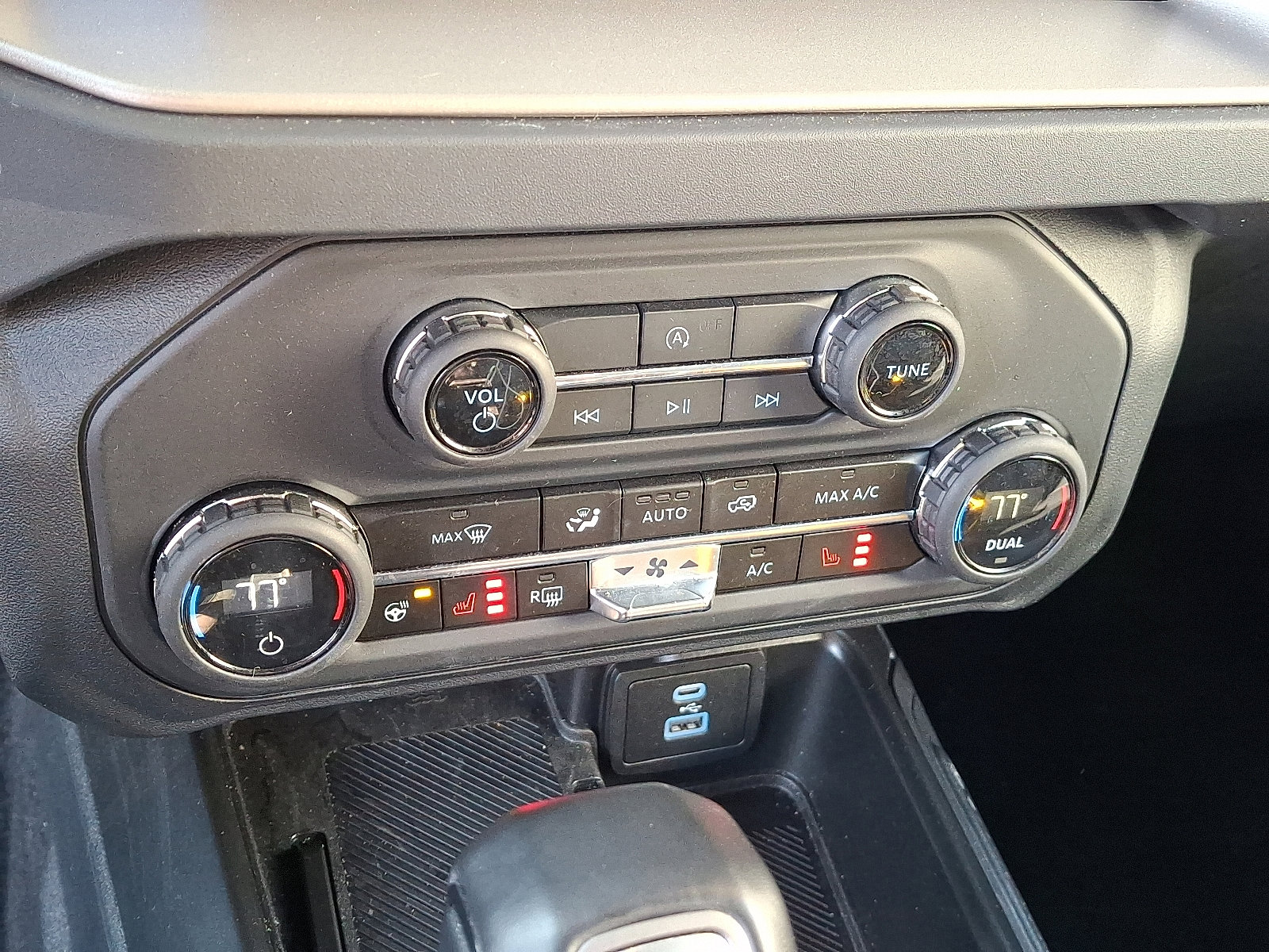 Certified 2025 Ford Bronco Outer Banks image 16