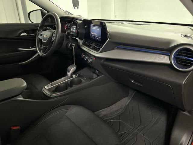 Certified 2024 Chevrolet Trax LS w/ Driver Confidence Package image 27