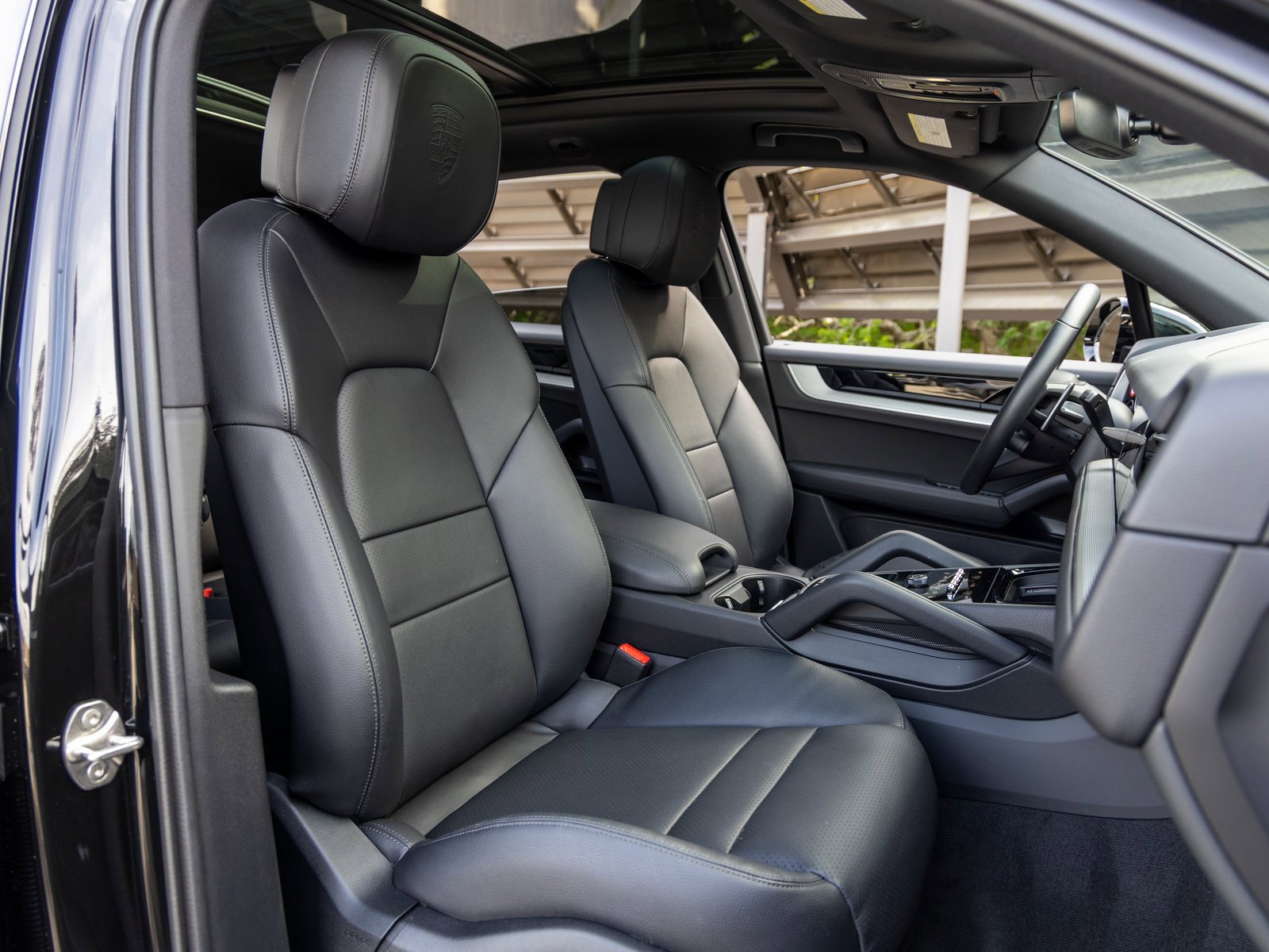 Certified 2025 Porsche Cayenne image 56