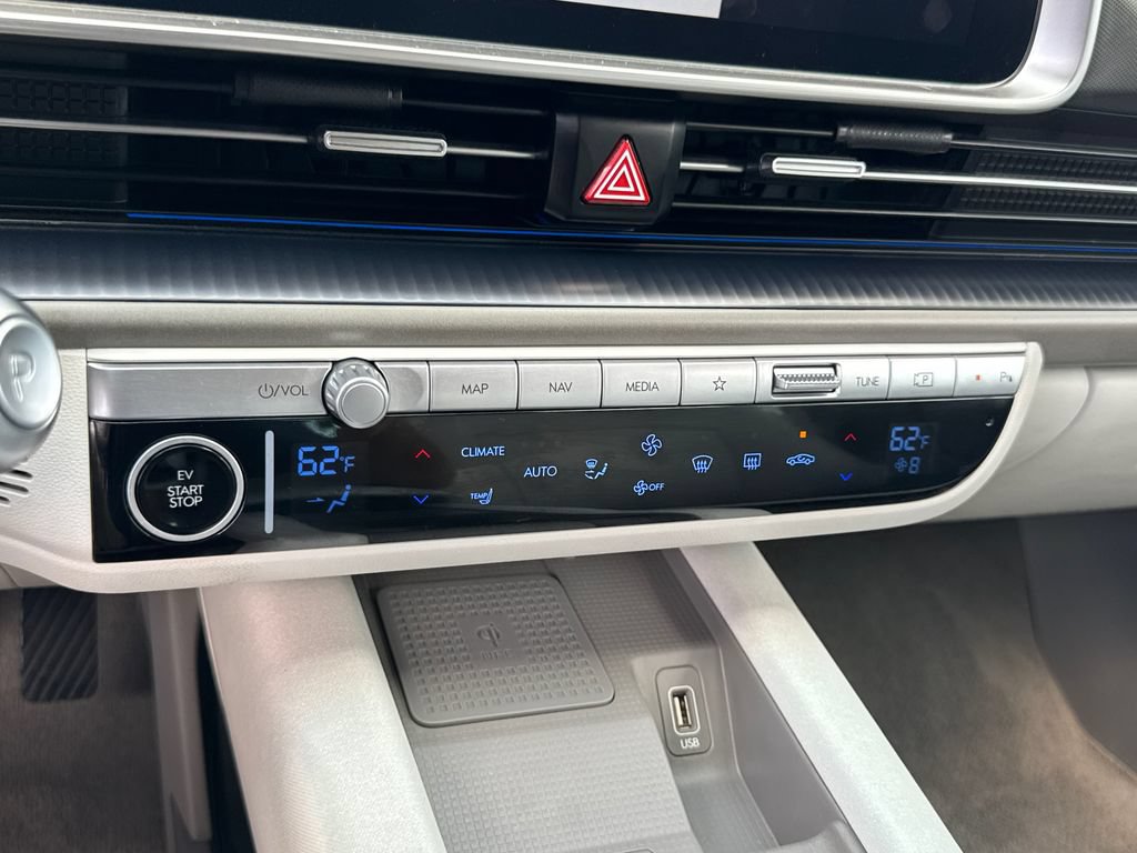 Used 2023 Hyundai Ioniq 6 SEL RWD image 31
