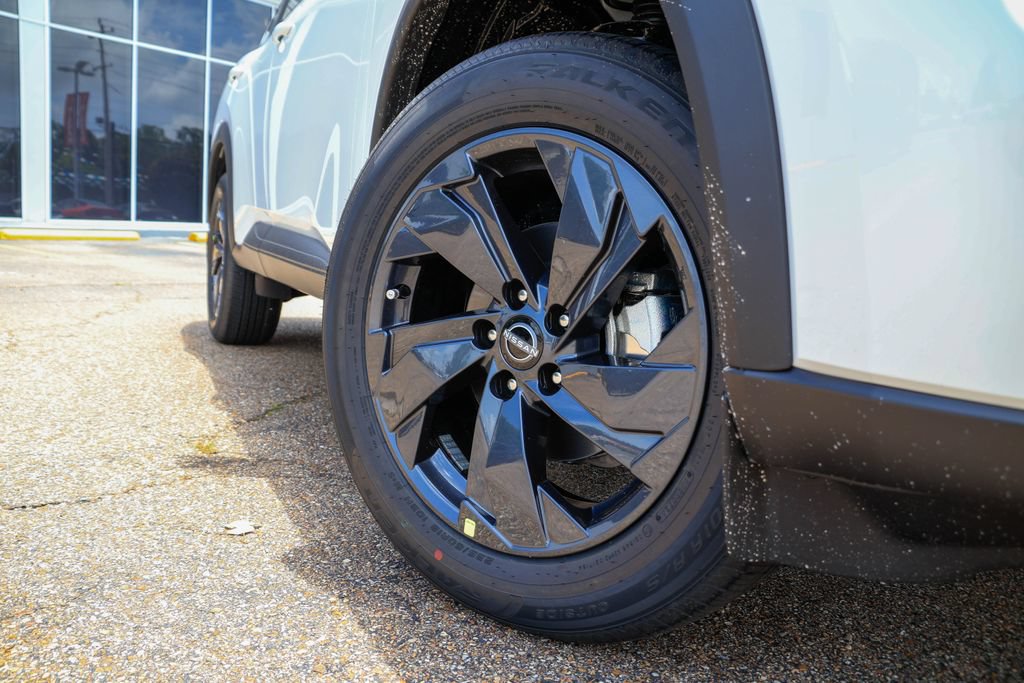 New 2026 Nissan Rogue SV FWD image 17