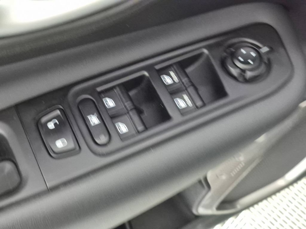 Used 2023 Jeep Renegade Latitude w/ Premium Group AWD/4WD image 13