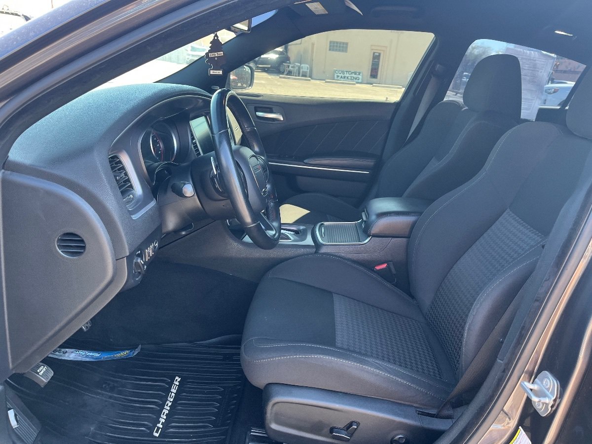 Used 2019 Dodge Charger R/T RWD image 11