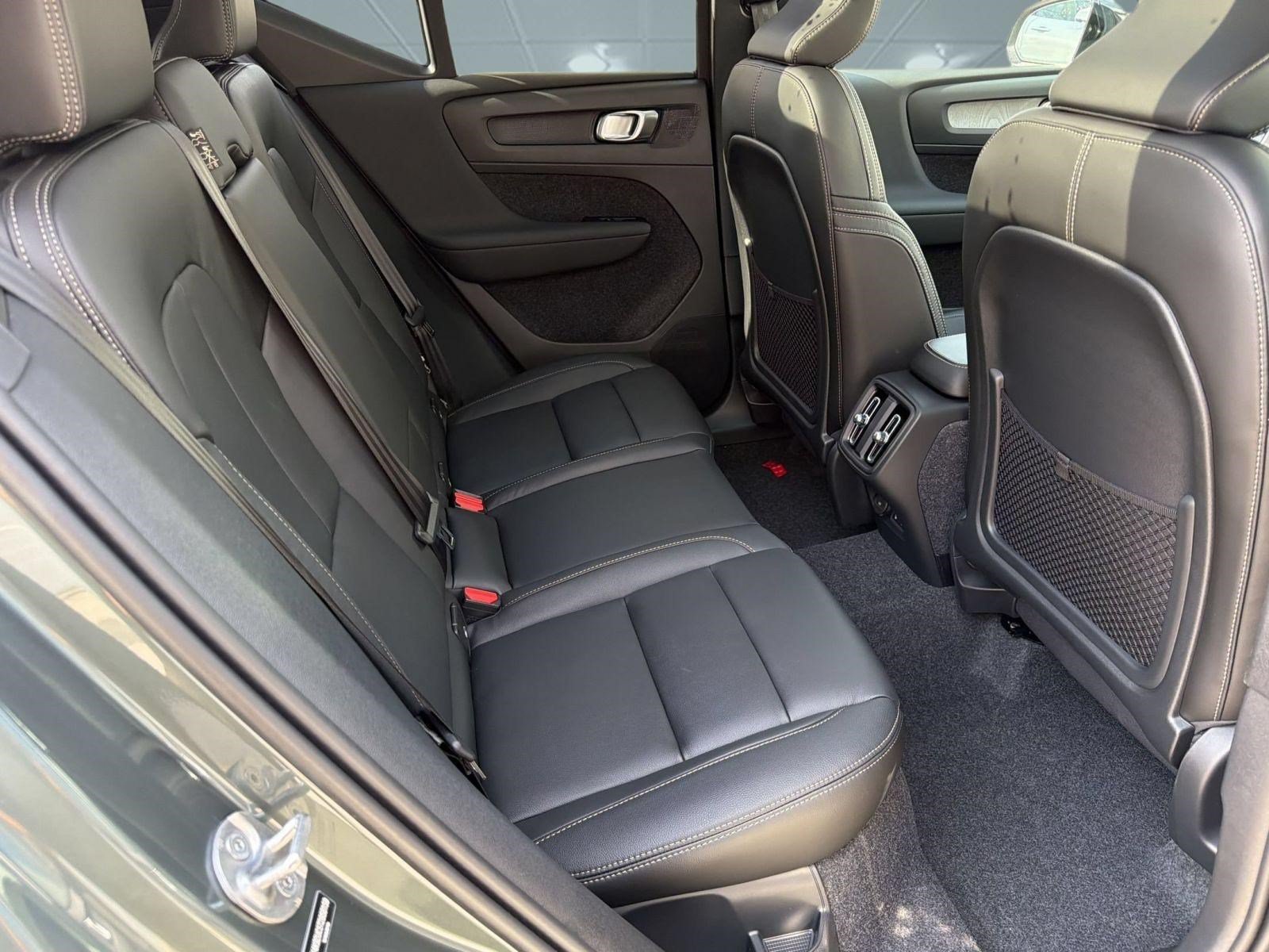 New 2026 Volvo XC40 B4 Plus w/ Protection Package Premier FWD image 30