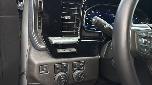 Used 2025 Chevrolet Silverado 1500 High Country image 19