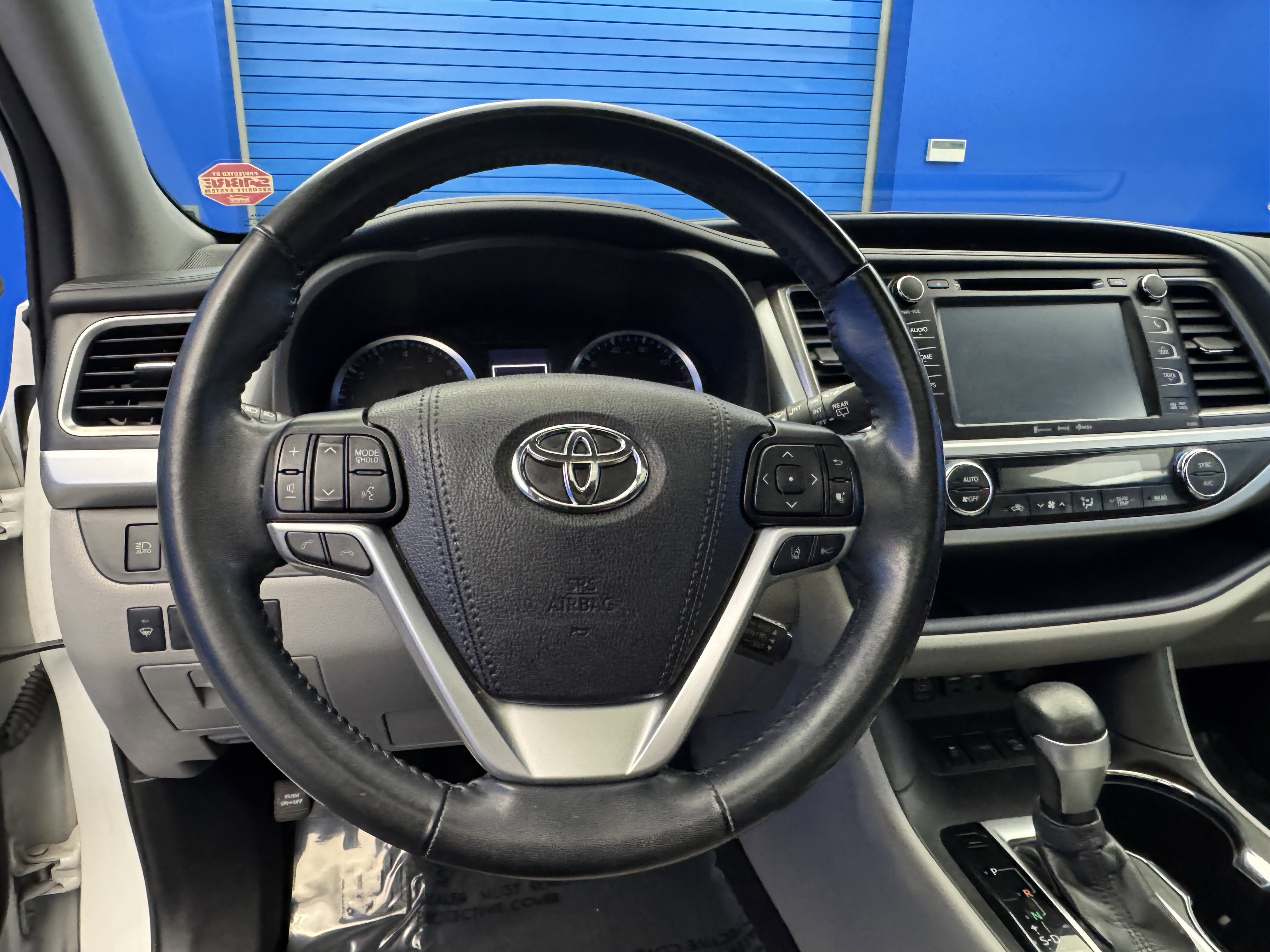 Used 2019 Toyota Highlander XLE image 14
