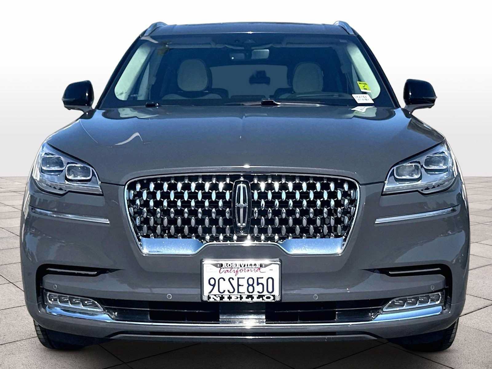 Used 2023 Lincoln Aviator Black Label AWD/4WD image 3