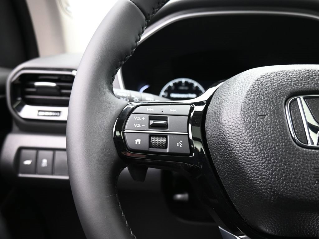 New 2025 Honda Pilot Touring image 50