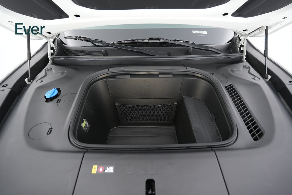 Used 2024 Kia EV9 Light Long Range RWD image 30