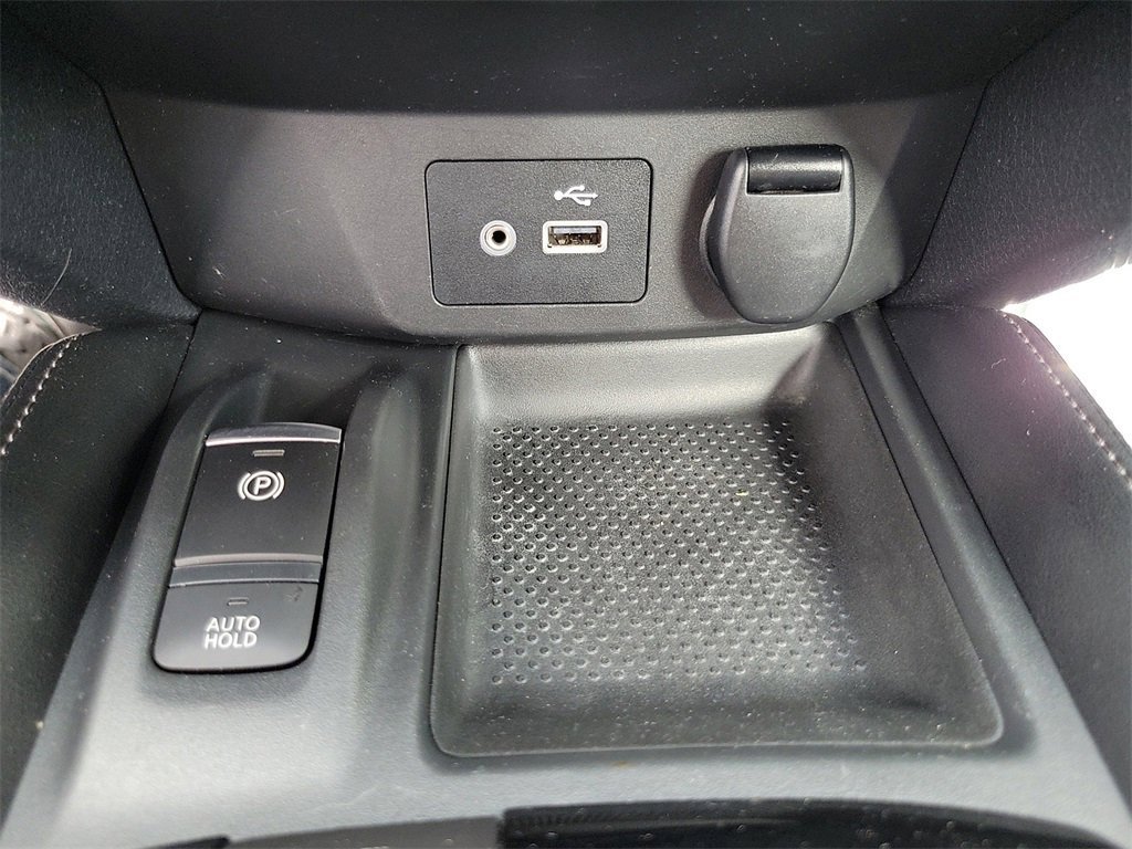 Used 2020 Nissan Rogue SL w/ Premium Package image 13