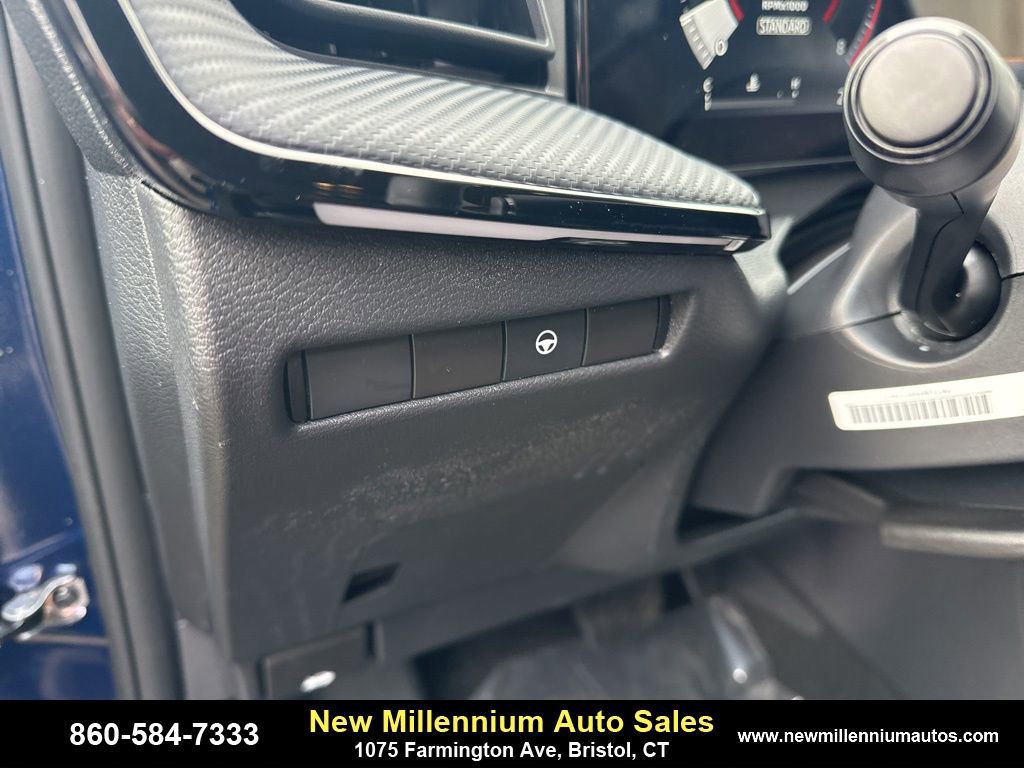 Used 2025 Nissan Kicks SR image 14