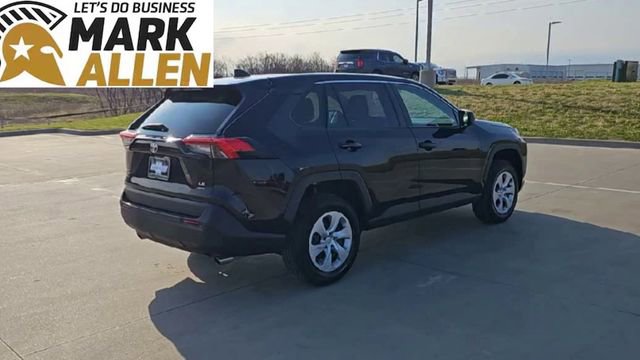 Used 2025 Toyota RAV4 LE AWD/4WD image 8