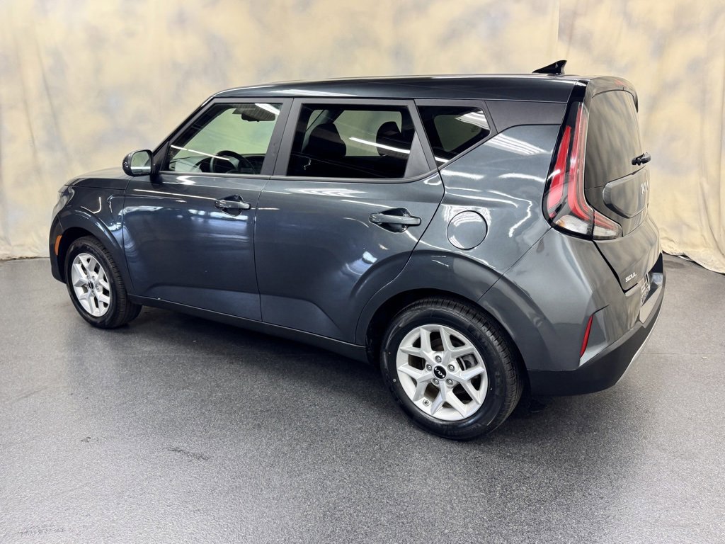 Used 2025 Kia Soul LX w/ LX Technology Package image 4