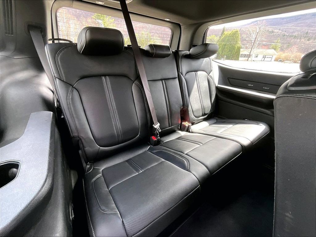 Used 2022 Jeep Wagoneer Series III AWD/4WD image 17