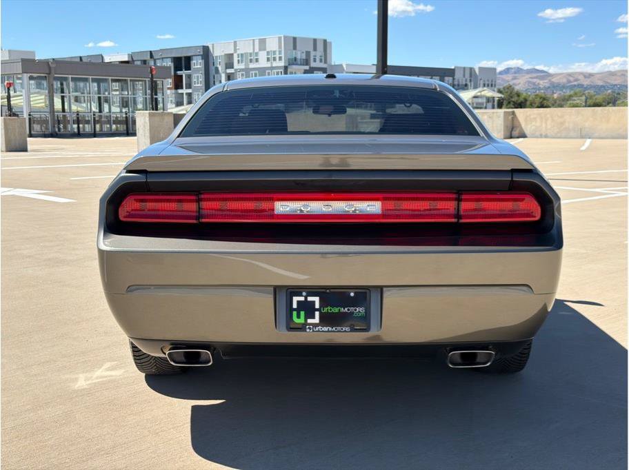 Used 2009 Dodge Challenger R/T w/ Sound Group RWD image 7