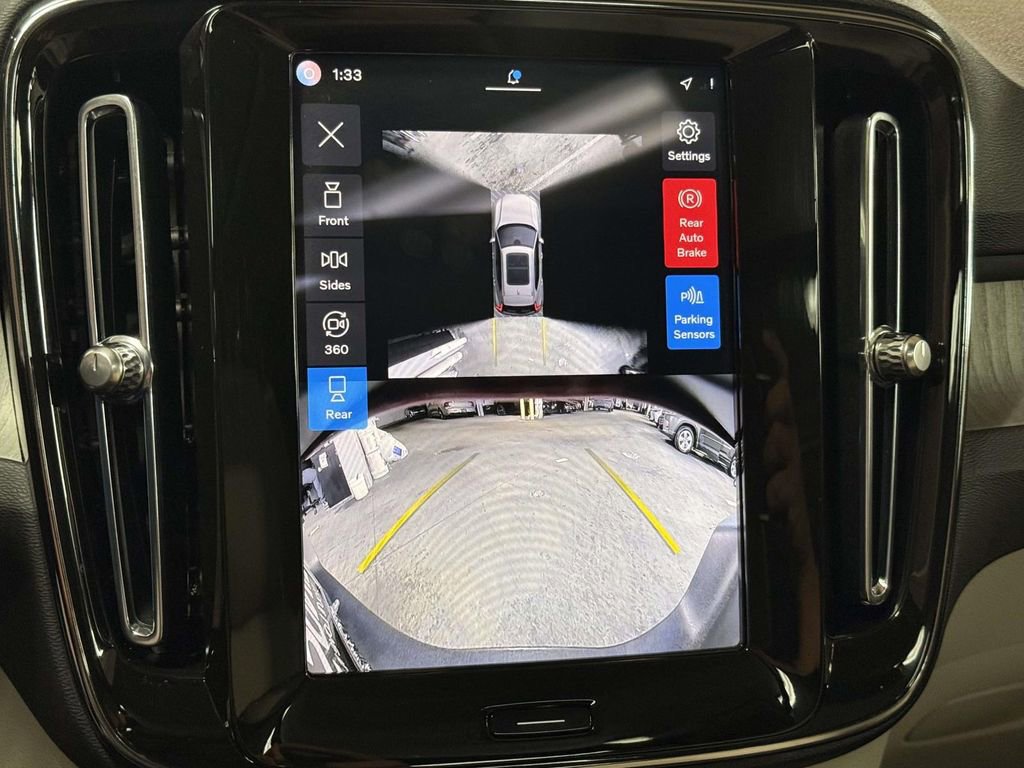 Certified 2024 Volvo XC40 B5 Ultimate w/ Protection Package Premier AWD/4WD image 7