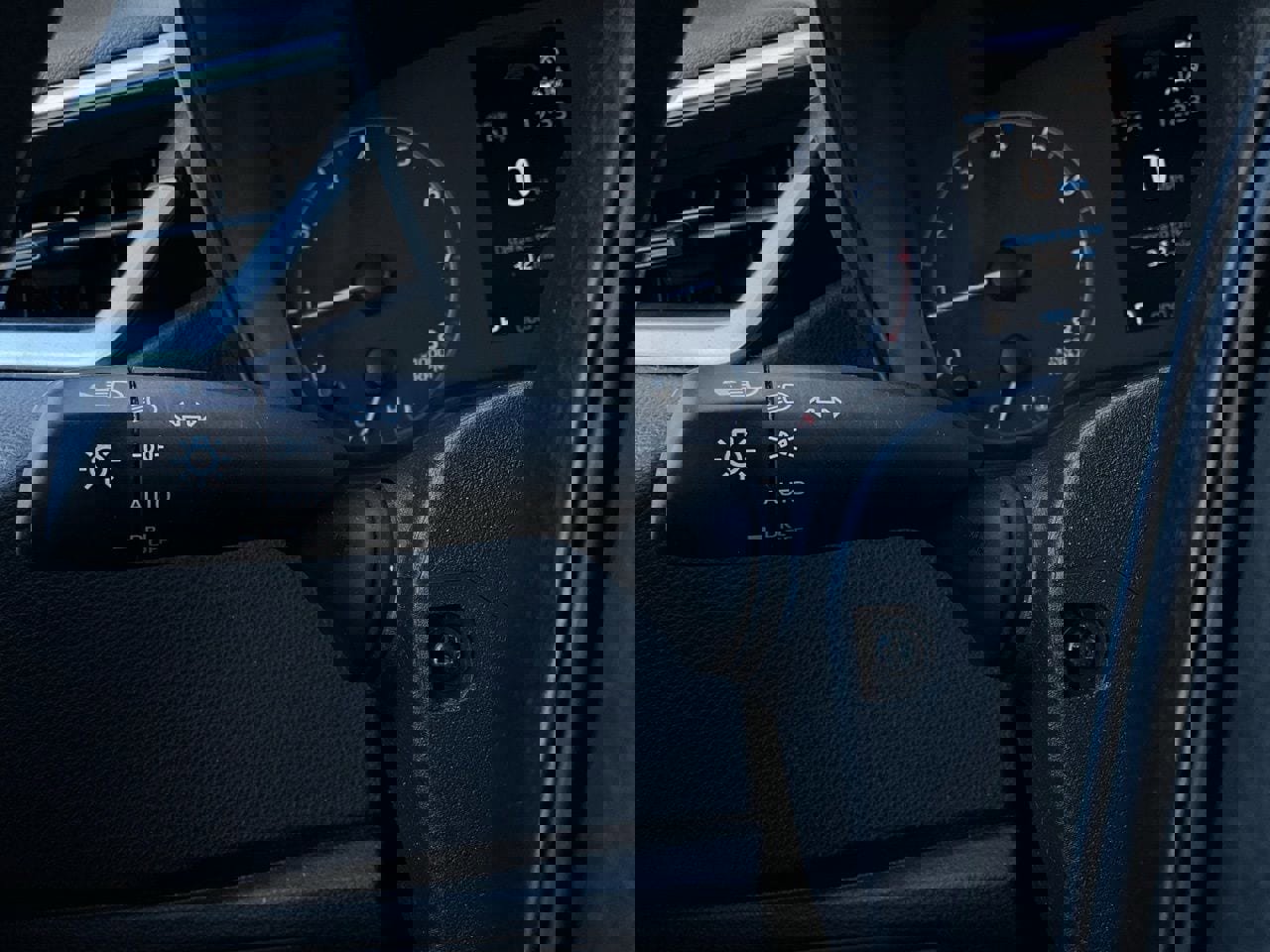 Used 2024 Toyota Corolla LE image 31