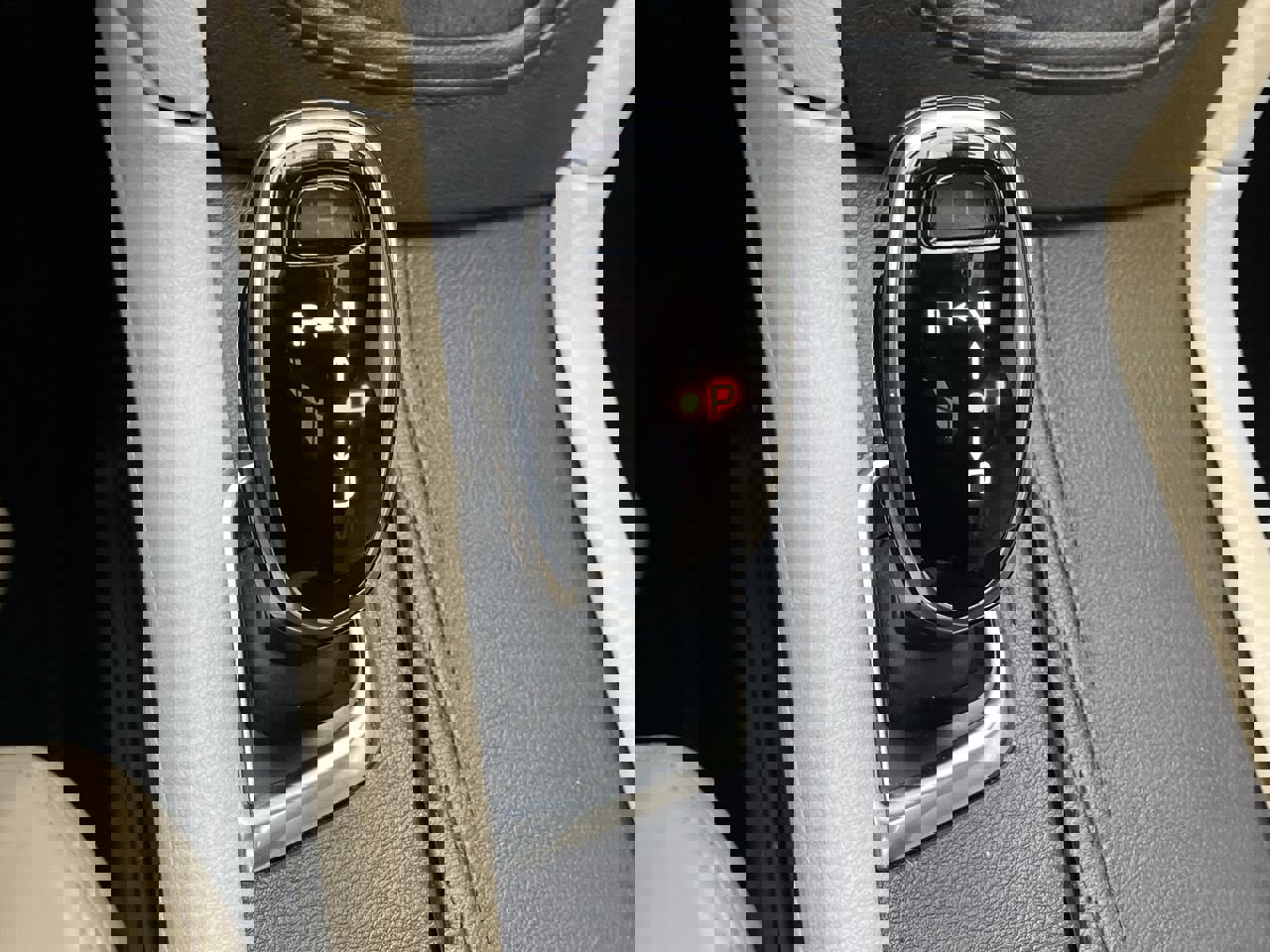 Used 2017 Cadillac XT5 Luxury w/ Driver Awareness Package image 24