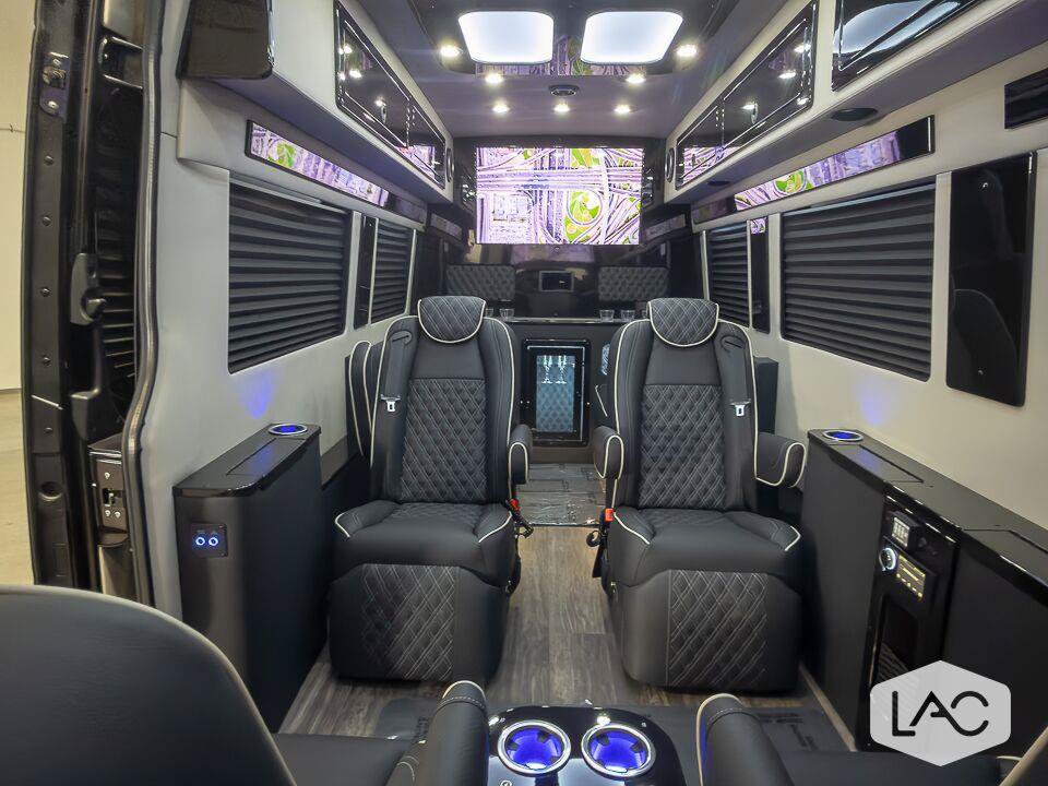 Used 2025 Mercedes-Benz Sprinter 3500 image 19