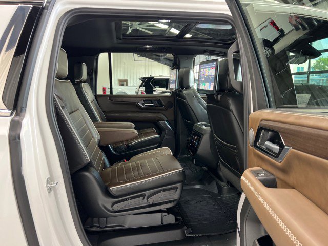 Used 2025 GMC Yukon XL Denali Ultimate w/ LPO, Floor Liner Package image 14