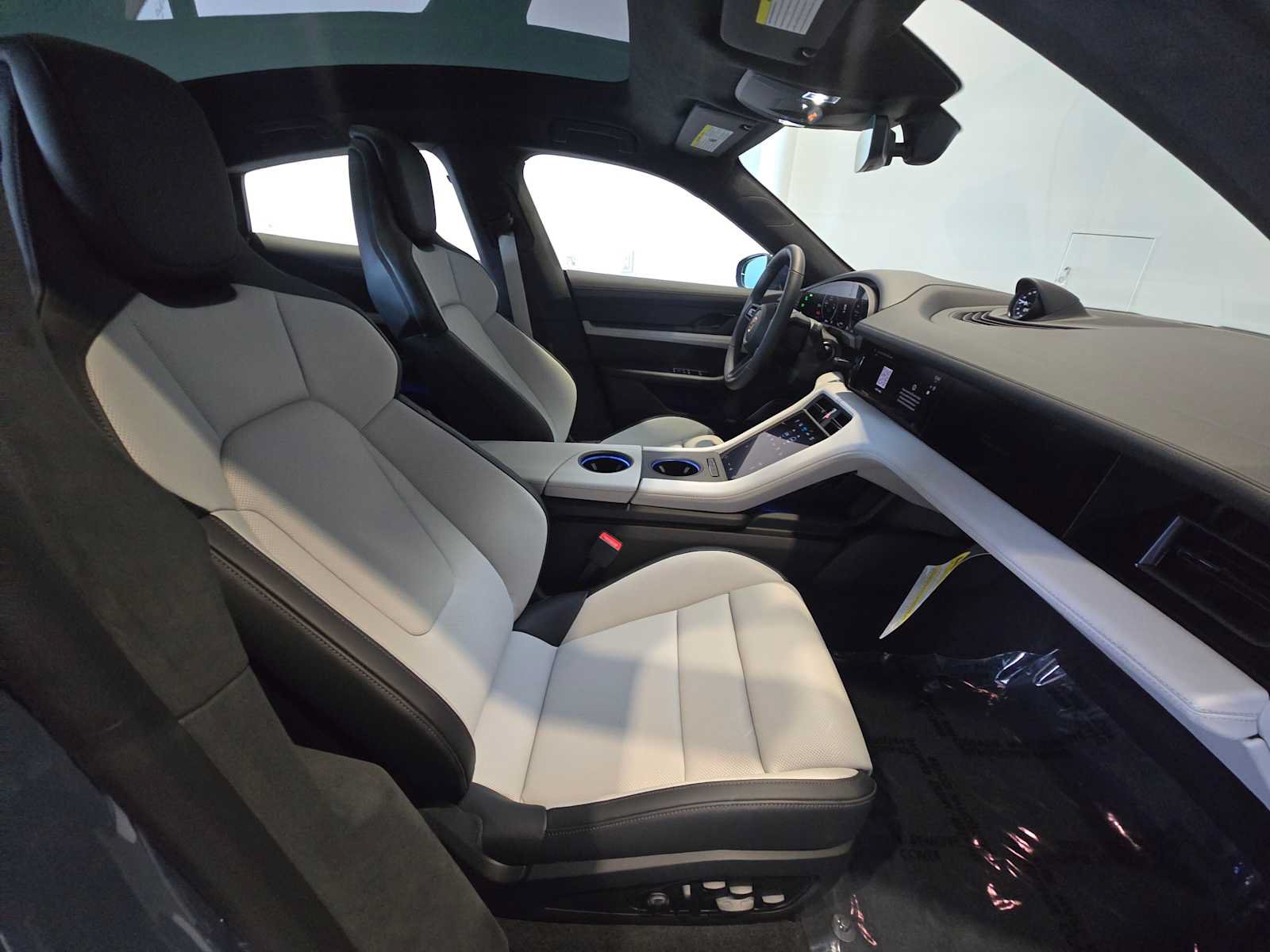 New 2026 Porsche Taycan GTS AWD/4WD image 13