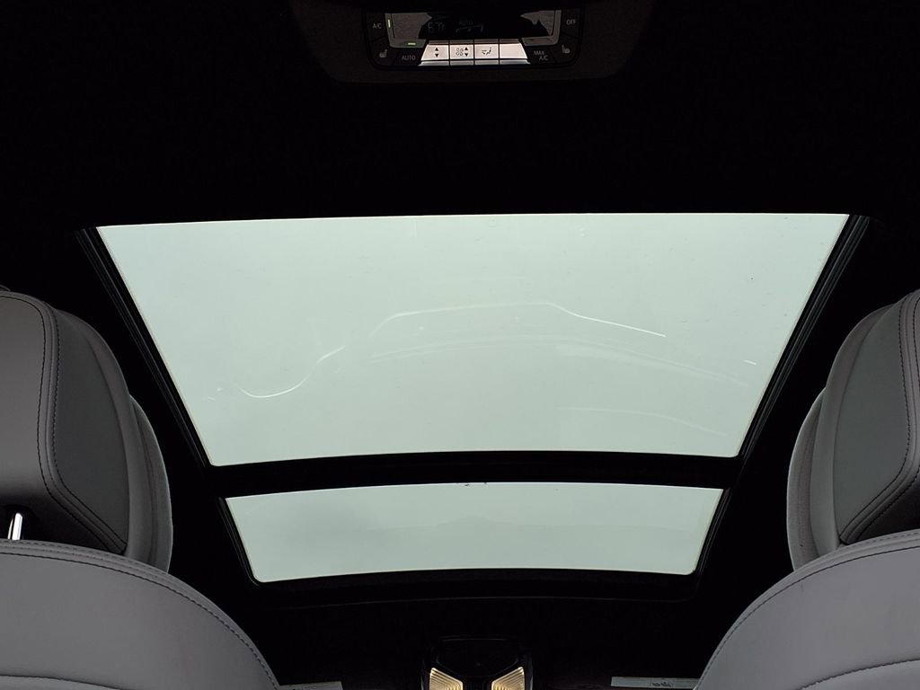 Used 2023 BMW X7 xDrive40i w/ M Sport Package image 24