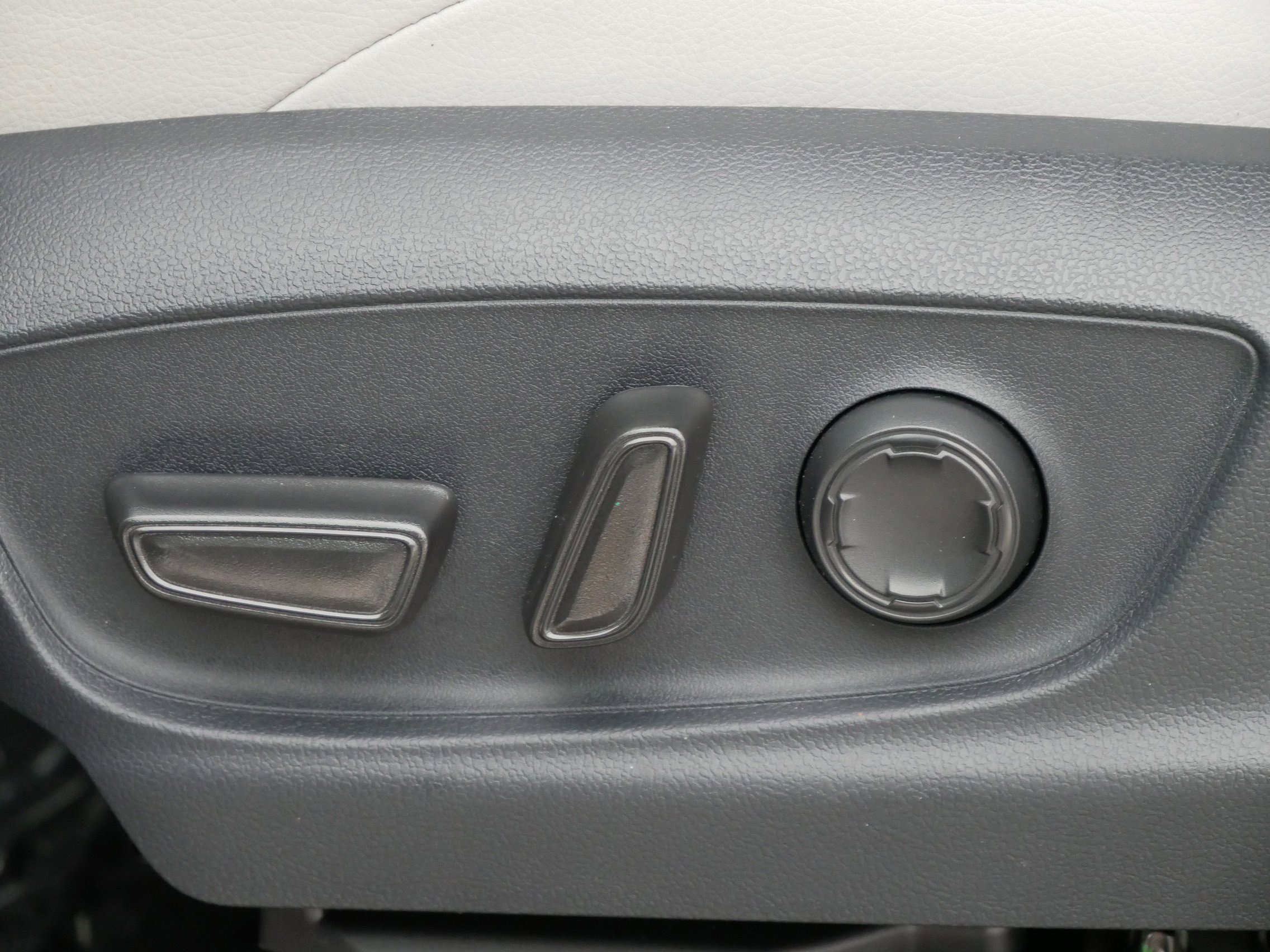 New 2026 Toyota Tacoma Limited image 8