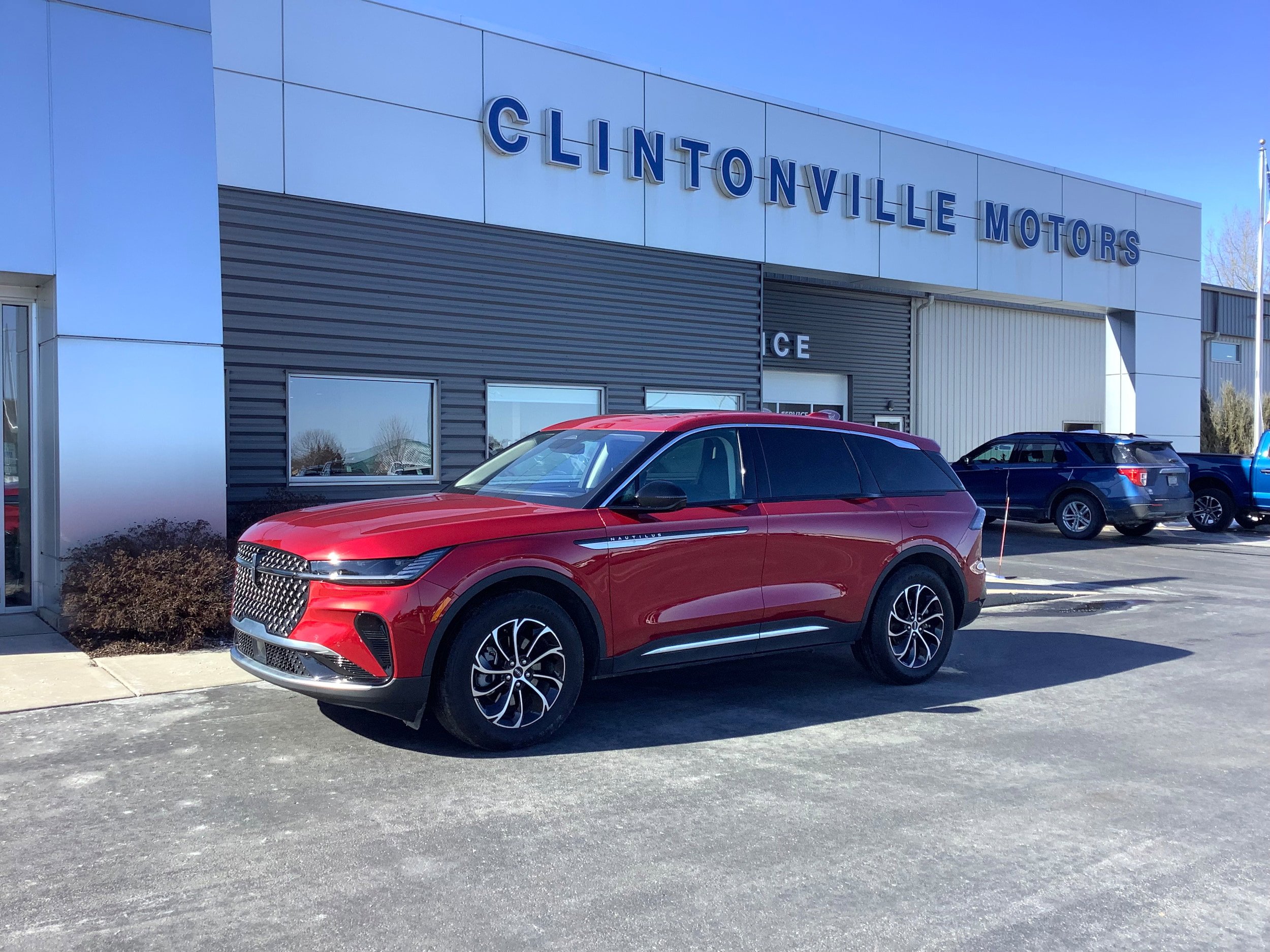 Used 2025 Lincoln Nautilus Premier w/ Equipment Group 102A AWD/4WD image 1